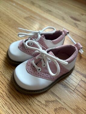 GAP White and Pink Saddle Lace-Up Kids Shoes